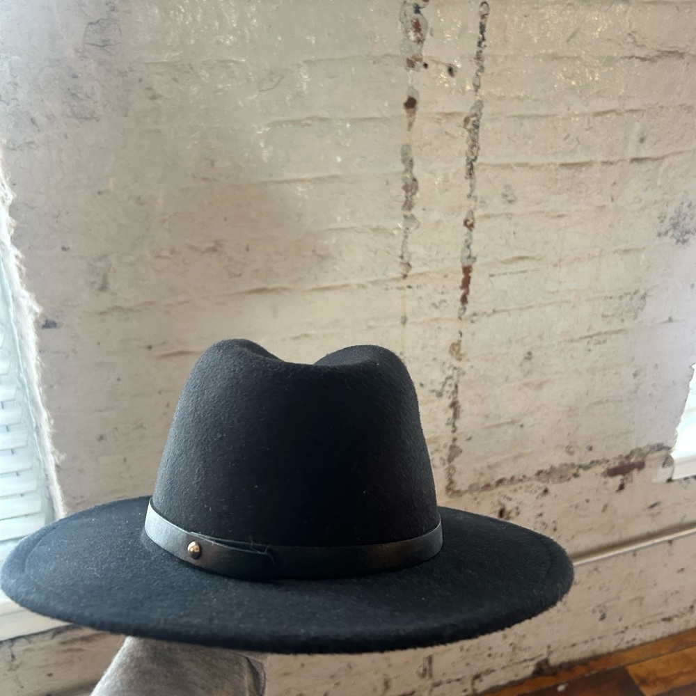 Black Wide-Brim Fedora Hat